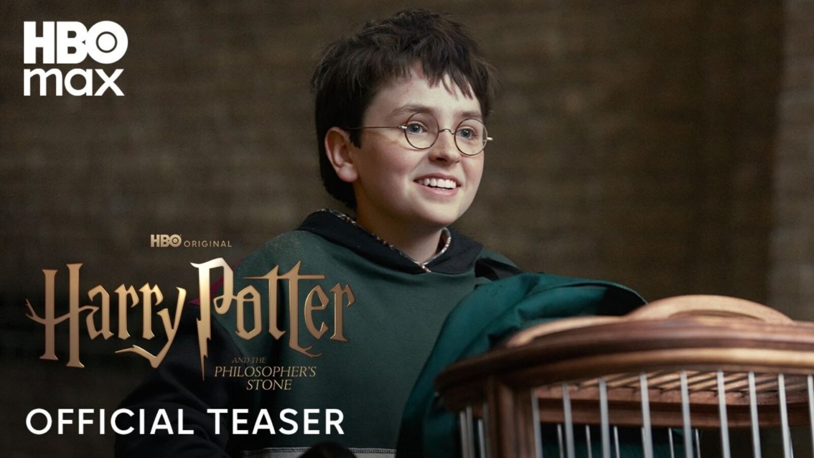 Harry Potter fugindo pelos corredores da escola no trailer da série HBO